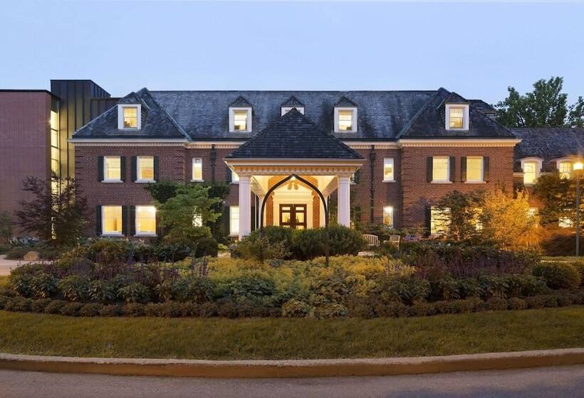 فندق Ivey Spencer Leadership Centre