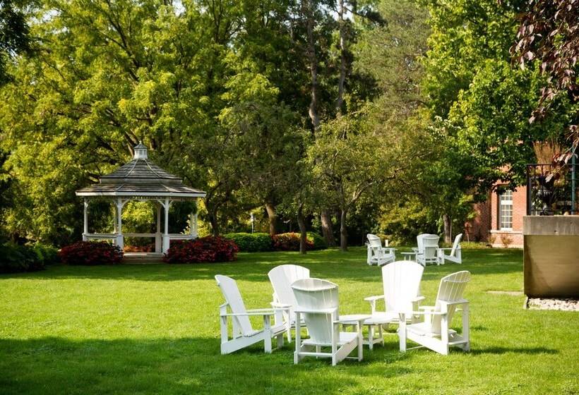 فندق Ivey Spencer Leadership Centre