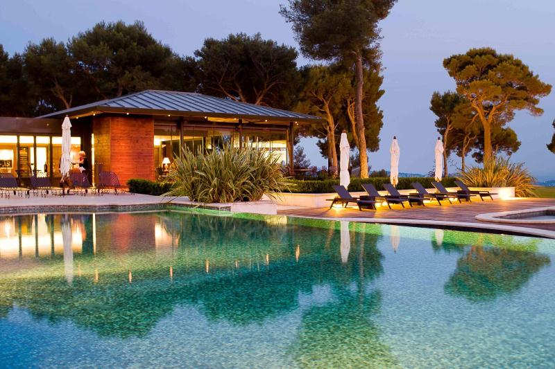 בית מלון כפרי L'Hôtel & Spa du Castellet