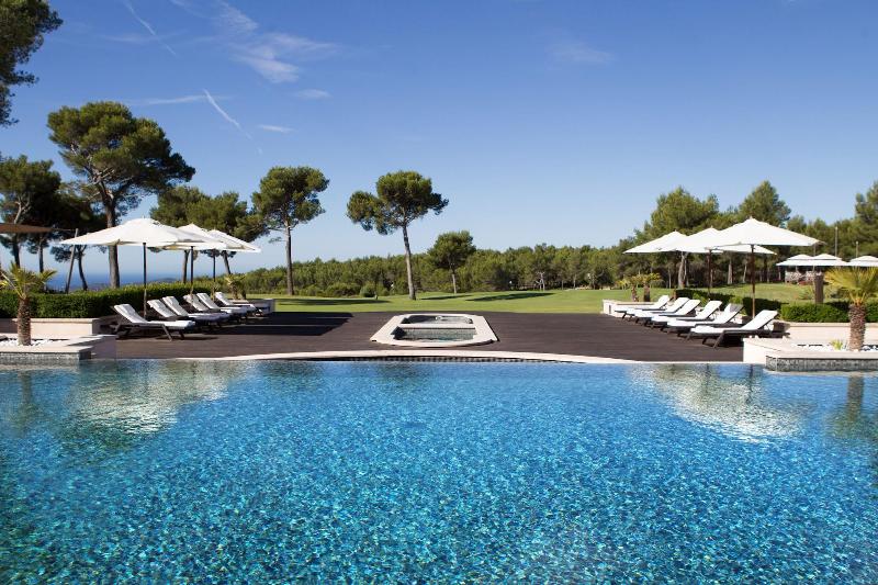 Отель L'Hôtel & Spa du Castellet