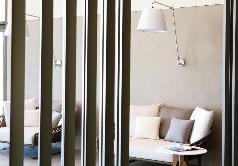 Отель L'Hôtel & Spa du Castellet