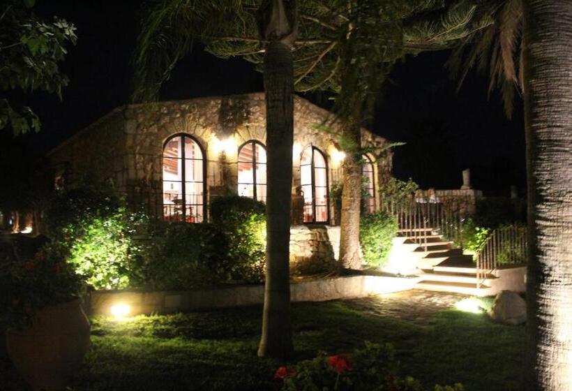 ホテル Rotana Golf Resort