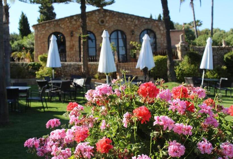 ホテル Rotana Golf Resort