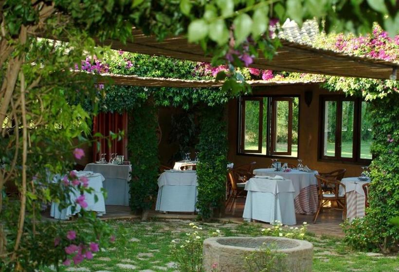 ホテル Rotana Golf Resort