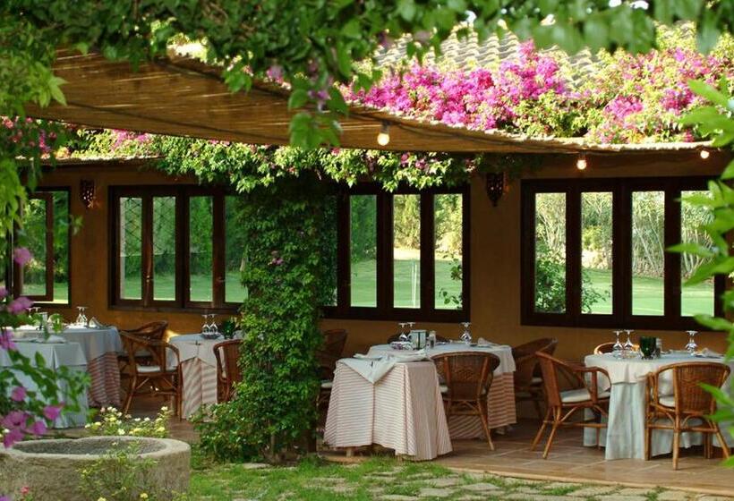 ホテル Rotana Golf Resort