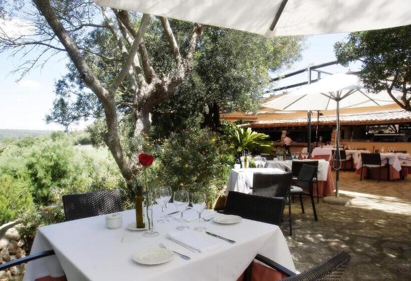 ホテル Rotana Golf Resort