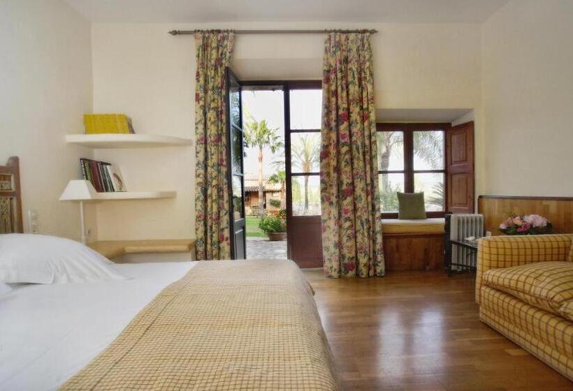 ホテル Rotana Golf Resort