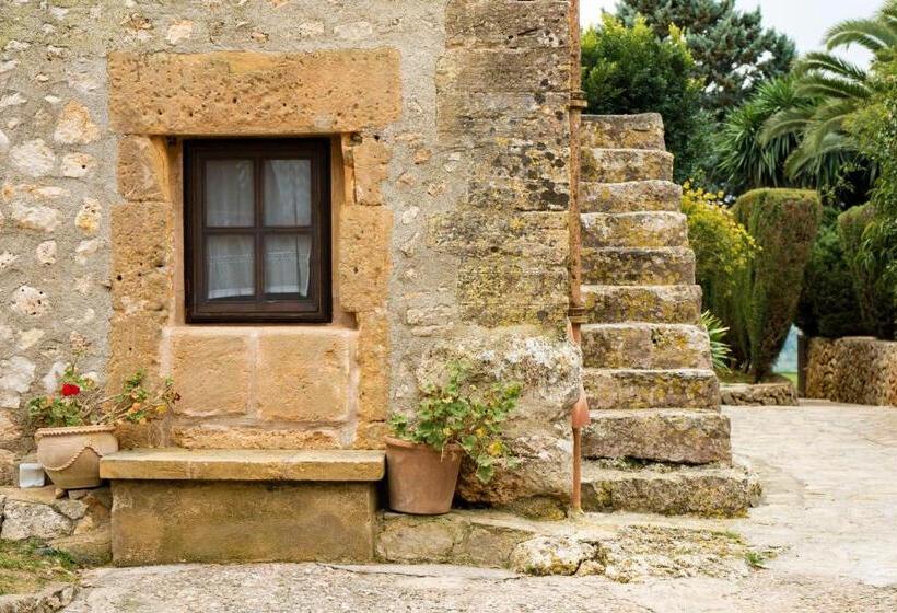 ホテル Rotana Golf Resort