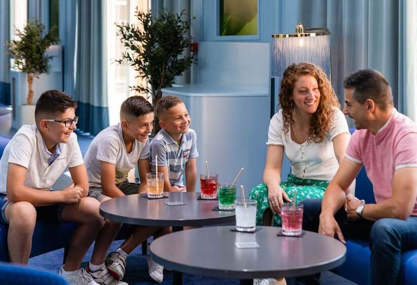 ホテル Le Grand Magic