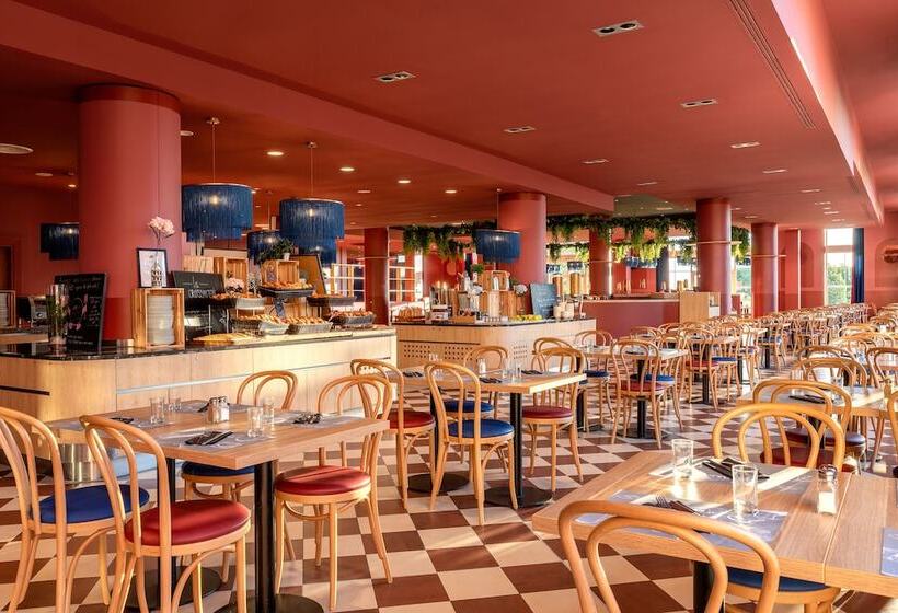 ホテル Le Grand Magic