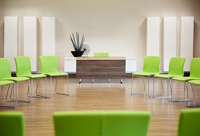 Lindner Hotel Leverkusen Bayarena, Part Of Jdv By Hyatt