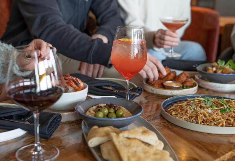 בית מלון כפרי Long Beach Lodge Resort