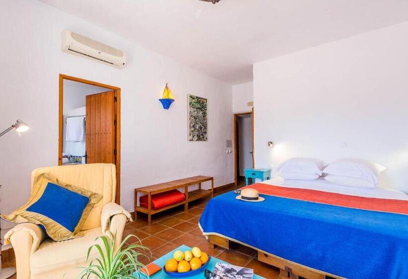 בית מלון כפרי Los Castanos