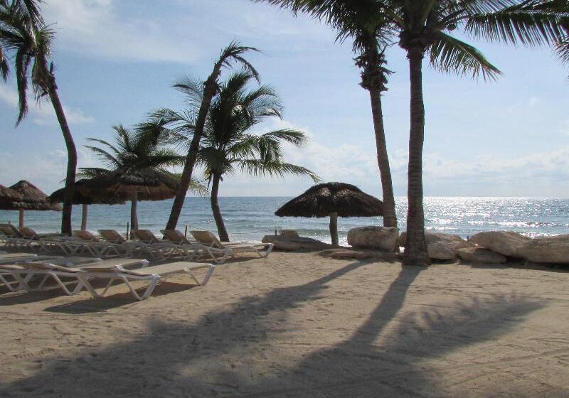 호텔 Mahekal Beach Front Resort & Spa