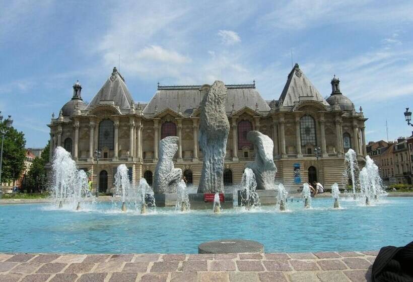 Отель Mercure Lille Centre Vieuxlille