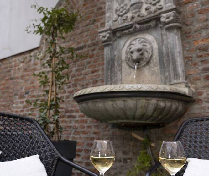 Отель Mercure Lille Centre Vieuxlille