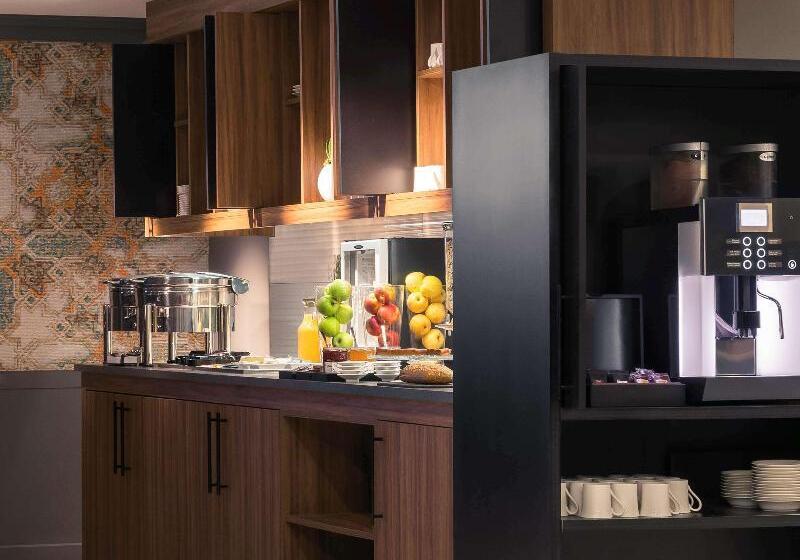 Отель Mercure Lille Centre Vieuxlille