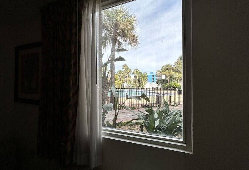 هتل Monumental Movieland