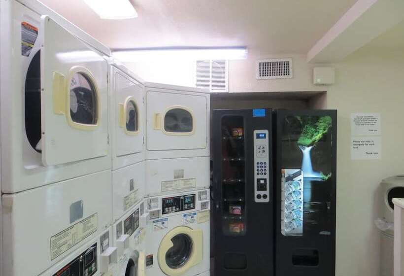 هتل Monumental Movieland