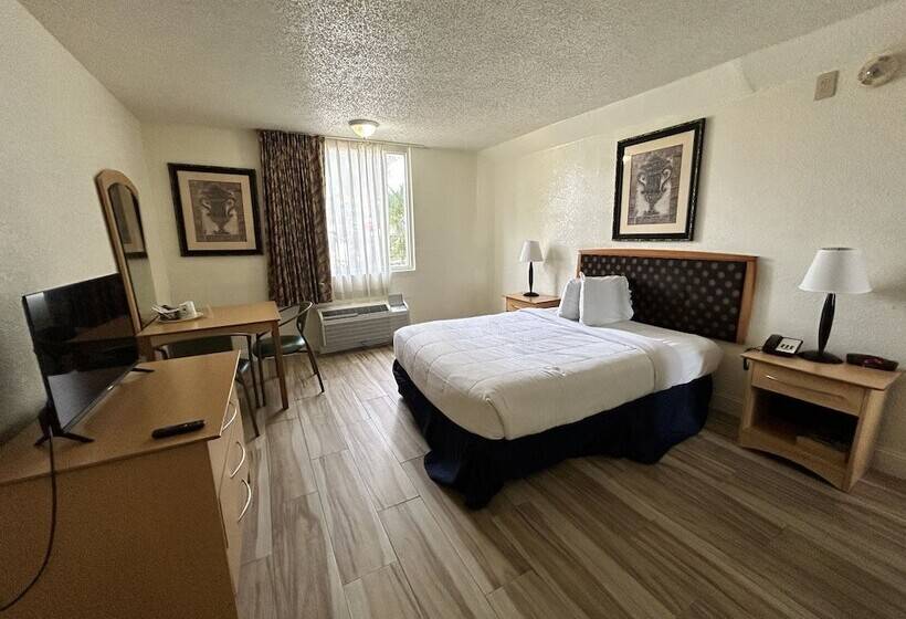 هتل Monumental Movieland