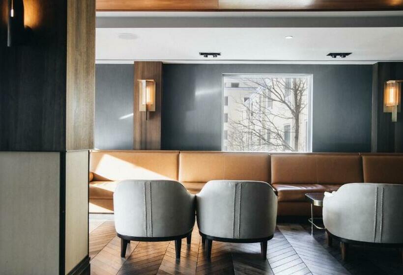 فندق Newport Harbor Island Resort