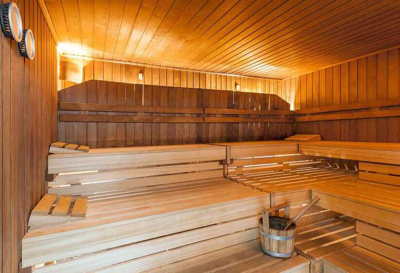 ホテル NH Dusseldorf City Nord