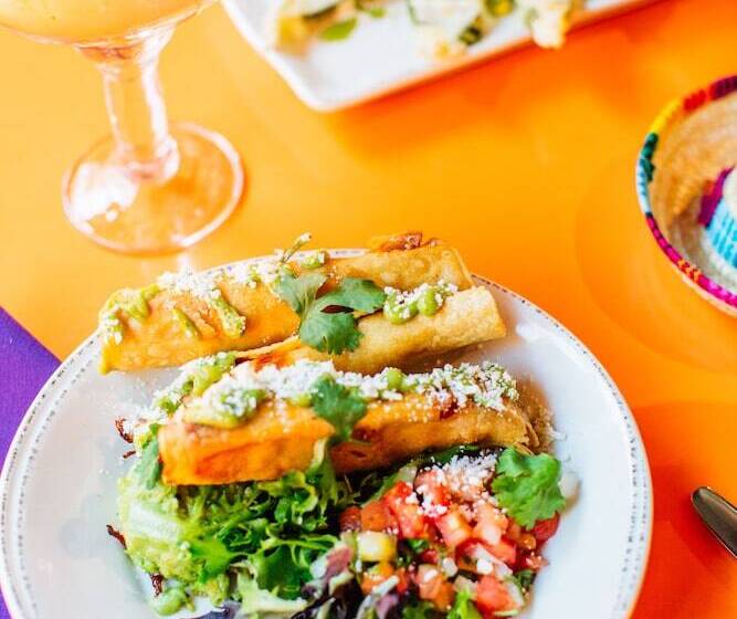 ホテル The Cliffs