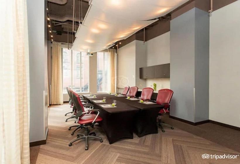 Pantages Hotel Toronto Centre