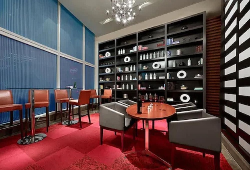 Pantages Hotel Toronto Centre