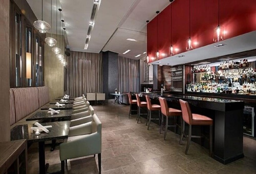 Pantages Hotel Toronto Centre