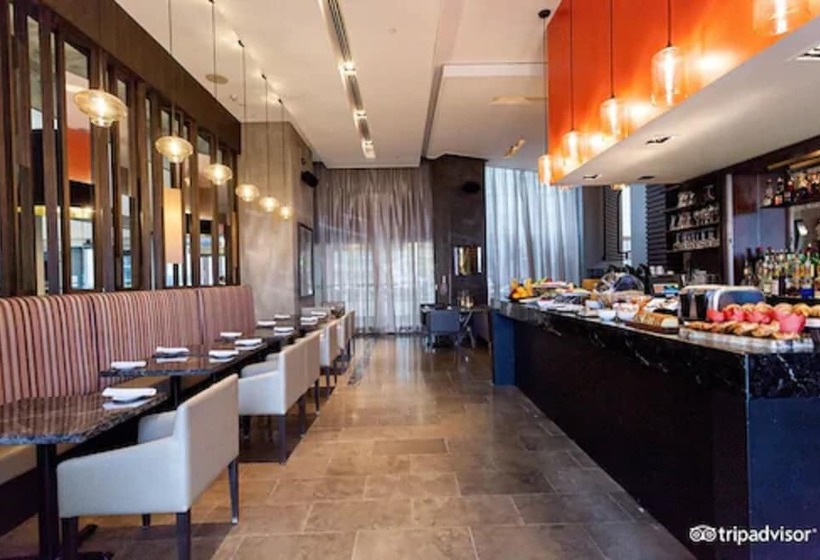 Pantages Hotel Toronto Centre