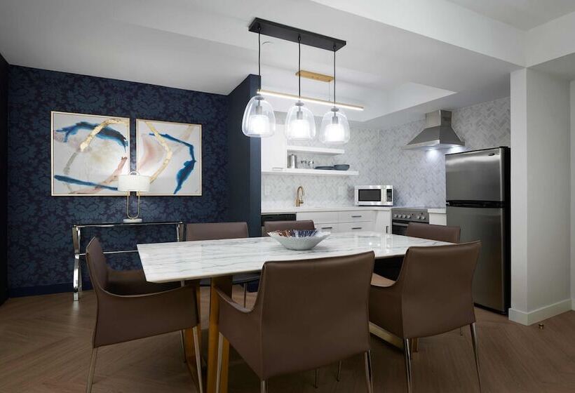 Pantages Hotel Toronto Centre