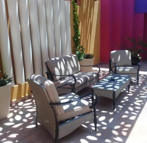 هتل Plaza Colonial