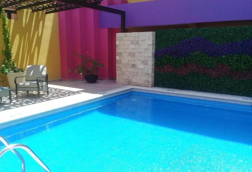 هتل Plaza Colonial