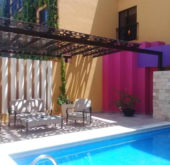 هتل Plaza Colonial