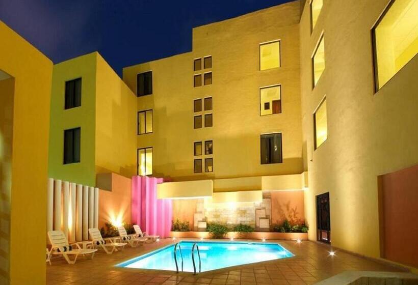 هتل Plaza Colonial