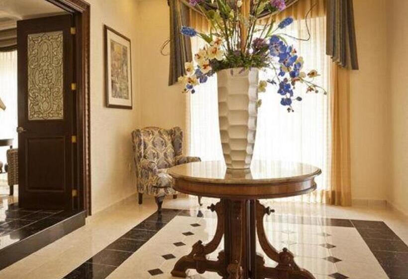 هتل Plaza Colonial