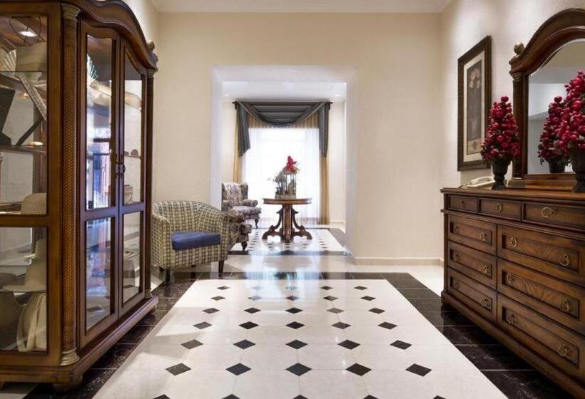 هتل Plaza Colonial