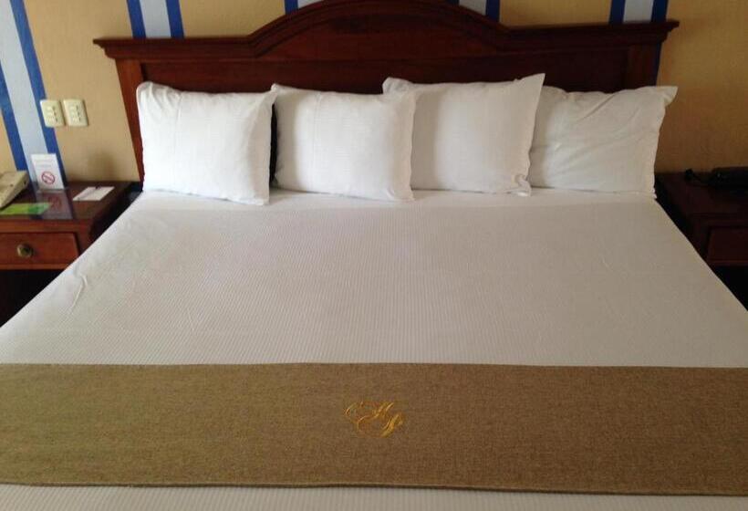 هتل Plaza Colonial