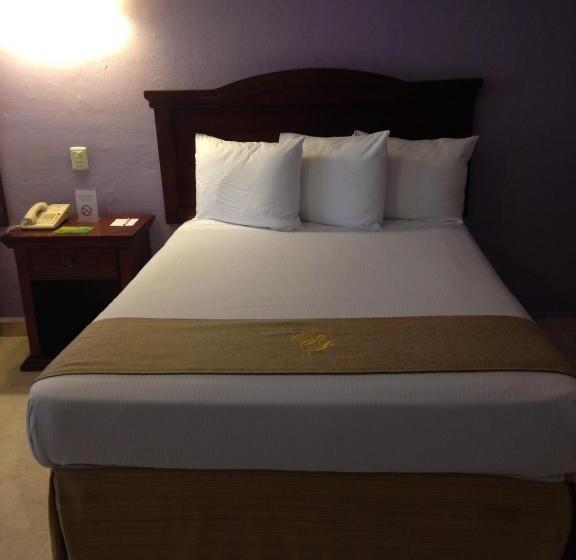 هتل Plaza Colonial