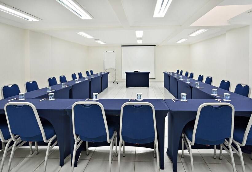 فندق Plaza Inn Flat Araxa