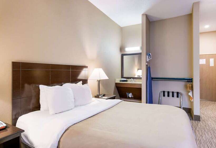 هتل Quality Inn I70 Near Kansas Speedway