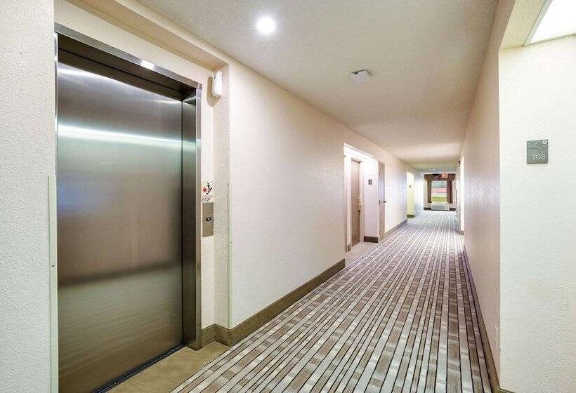 هتل Quality Inn I70 Near Kansas Speedway