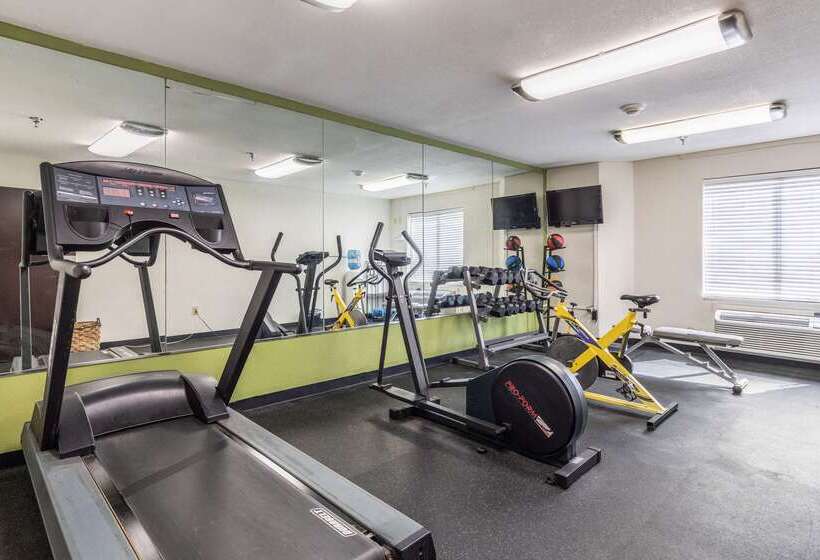 בית מלון כפרי Quality Inn Memphis Northeast Near I40