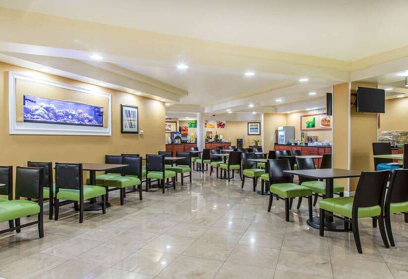 Отель Quality Inn & Suites Middletown Newport