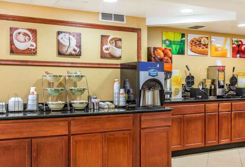 Отель Quality Inn & Suites Middletown Newport