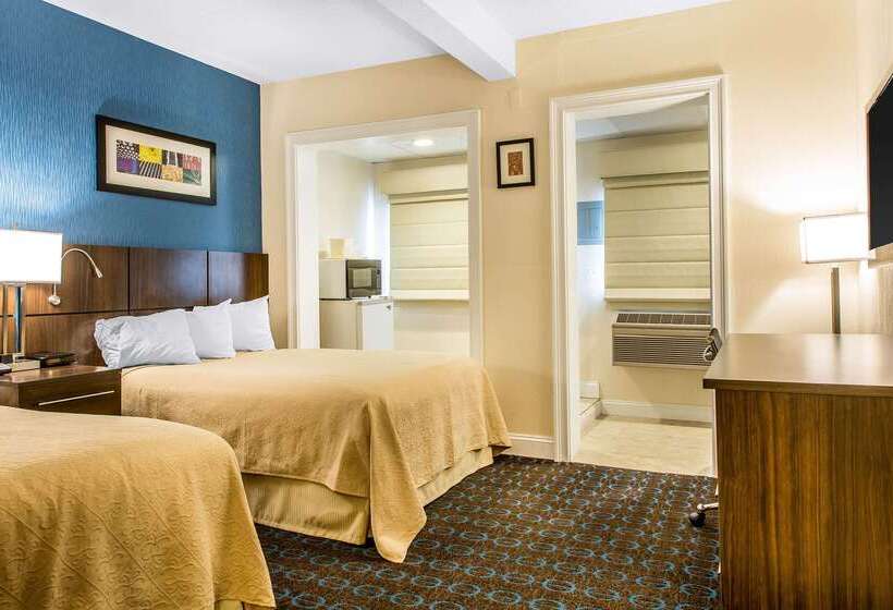 Отель Quality Inn & Suites Middletown Newport