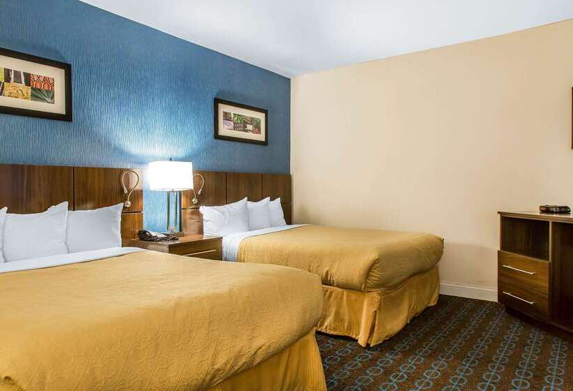 Отель Quality Inn & Suites Middletown Newport