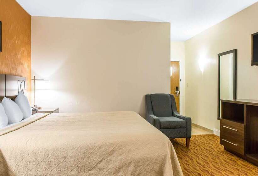 Отель Quality Inn & Suites Middletown Newport