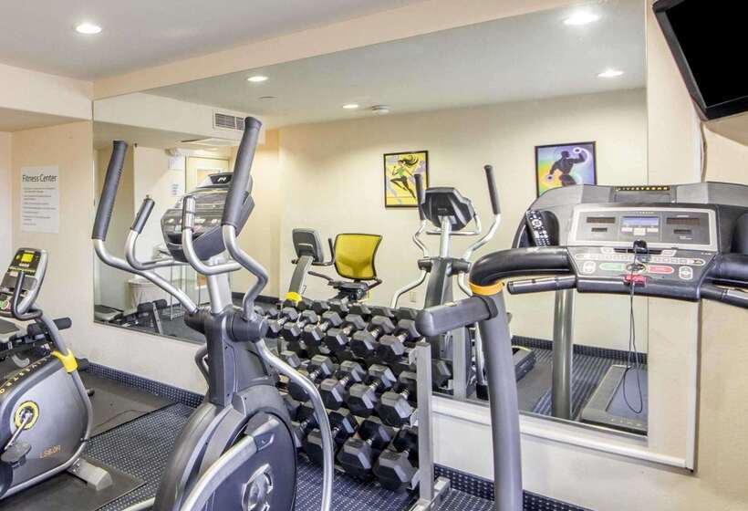 فندق Quality Inn Tulsadowntown West